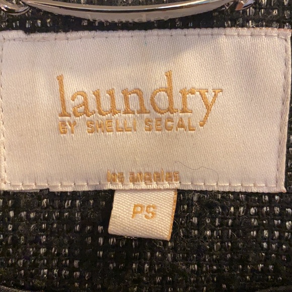 Tweed jacket in size small - Picture 2 of 5